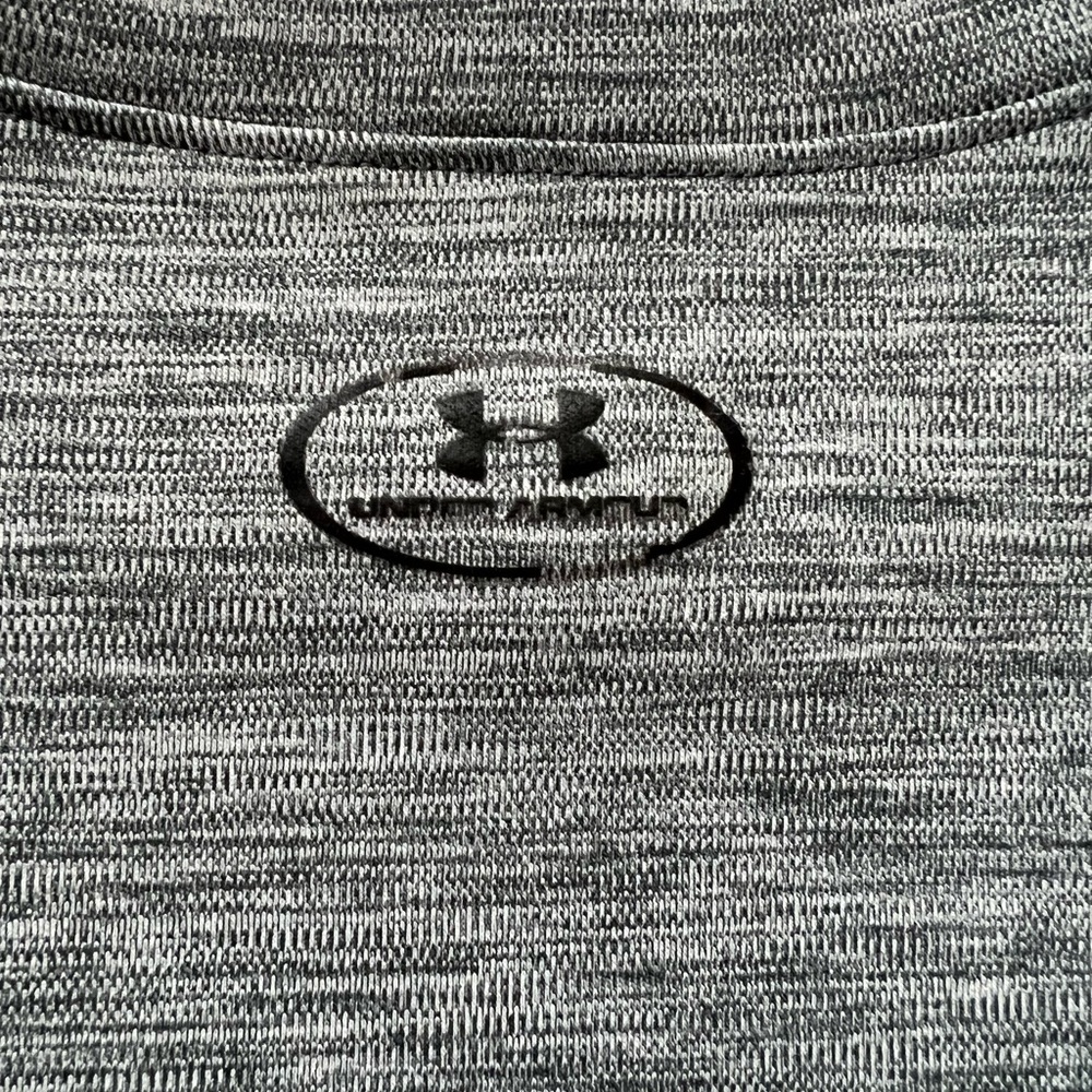 Boy’s Under Armour long sleeve top size YMD - Picture 7 of 7